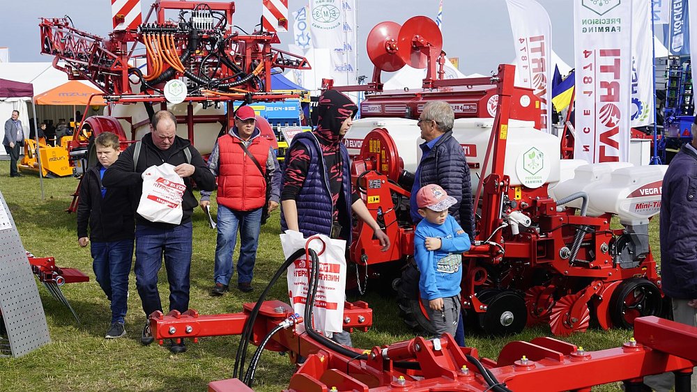 Az ukrán ELVORTI cég innovatív mezőgazdasági gépei az AGRO-SHOW - 2022 kiállításon (Lengyelország) — 11
