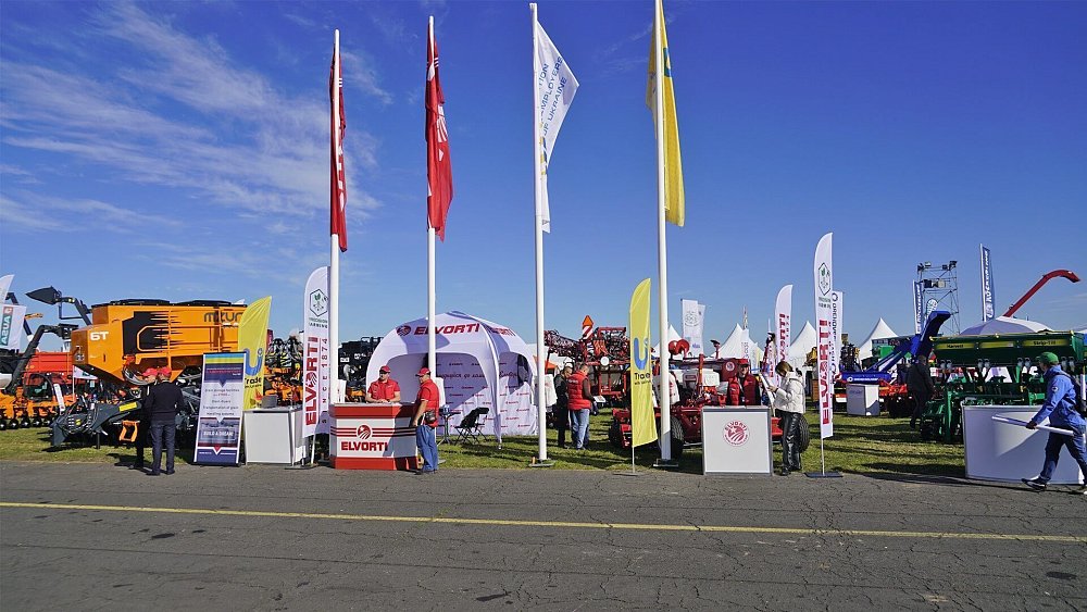 Az ukrán ELVORTI cég innovatív mezőgazdasági gépei az AGRO-SHOW - 2022 kiállításon (Lengyelország) — 1
