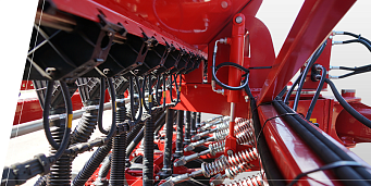 ÁLLANDÓ HIDRAULIKAI NYOMÁS