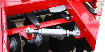 ÁLLÍTHATÓ TÁMADÁSI SZÖG = SOKOLDALÚSÁG